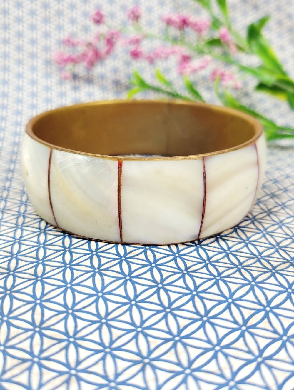 Vintage Mother Of Pearl Bangle Bracelet
